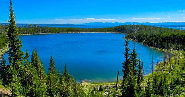 View of Duck Lake from the top of the trail in Yellowstone.
